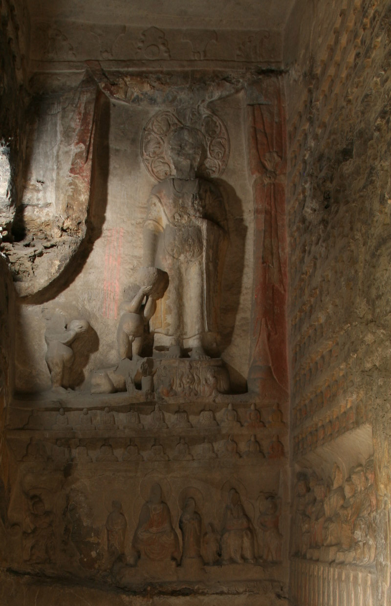 西窟，后（北）壁，佛和二童子供养，574年题记